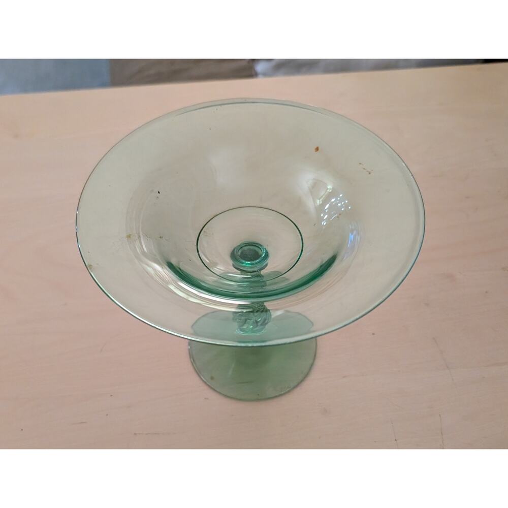 🍀Vintage Twisted Stem Glass Dish - Picture 2 of 2
